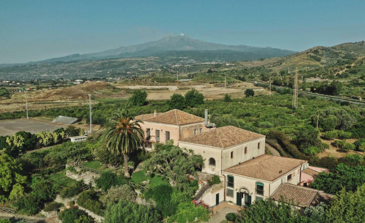 Вилла Antico Borgo Etneo Agriturismo Калатабьано Экстерьер фото